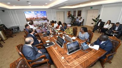 مساعد وزير الإسكان يستقبل وفدا كينيا لبحث فرص التعاون وعرض التجربة العمرانية المصرية (صور)