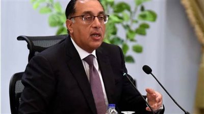 مدبولي يتفقد معرض أهلا مدارس بالجيزة