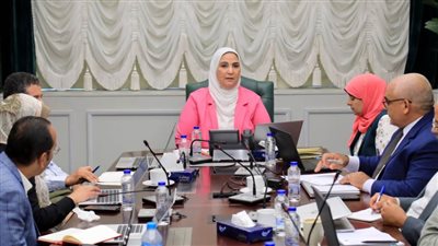 وزيرة التضامن الاجتماعي تترأس اجتماعًا موسعاً لفريق الحماية الاجتماعية لسرعة تنفيذ زيادات 