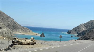 رئيس الوزراء يتفقد طريقي شق الثعبان و