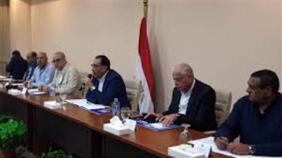 رئيس الوزراء يلتقي عددا من المستثمرين بقطاعي طابا ونويبع