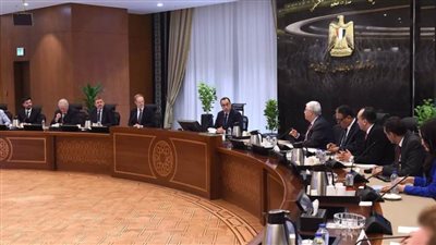 رئيس الوزراء يلتقي وفدًا بريطانيًا لبحث فرص التعاون والاستثمار في مجال التعليم العالي