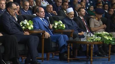 السيسي: الحكومة تعمل على استعادة ثقة المصريين