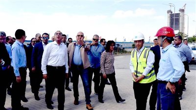 مدبولي يتفقد الأعمال بأطول برج في إفريقيا بالعاصمة الإدارية