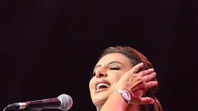 بحضور يتخطي الطاقة الاستيعابية للمسرح.. الصور الكاملة| أنغام تنفرد بحفلين فى مهرجان 