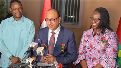 بوركينا فاسو تمنح أرفع وسام للسفير المصري