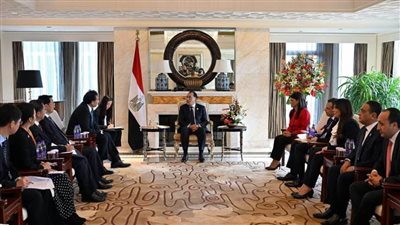 رئيس الوزراء يلتقي رئيس الوكالة الصينية للتعاون الإنمائي الدولي 