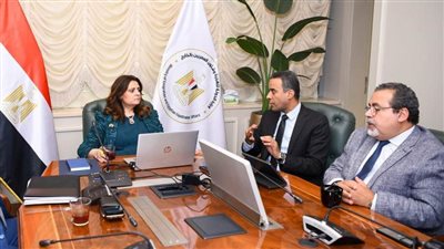 وزيرة الهجرة تعقد اجتماعًا لبحث خطة التطوير المؤسسي والهيكلي للوزارة