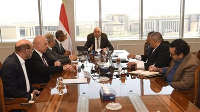 وزير الإسكان يتابع موقف تكثيف العمالة والمعدات والبرنامج الزمني المضغوط للانتهاء من تنفيذ مشروع تطوير الصرف بالمقطم