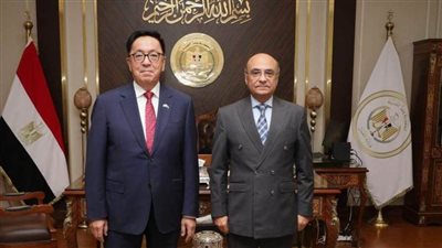 وزير العدل يستقبل سفير كازاخستان بالقاهرة