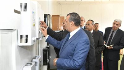 وزير الدولة للإنتاج الحربي يجتمع مع العاملين بشركة حلوان للصناعات الهندسية
