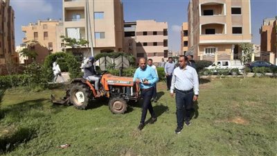 رئيس جهاز الشروق يجتمع مع حائزي قطع الأراضي بالمناطق المضافة للمدينة ويتفقد مناطق الإسكان العائلي
