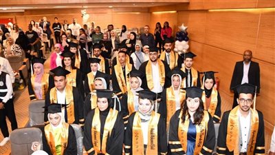 نائب رئيس جامعة عين شمس لشئون التعليم والطلاب يشهد حفل تخرج كلية العلوم