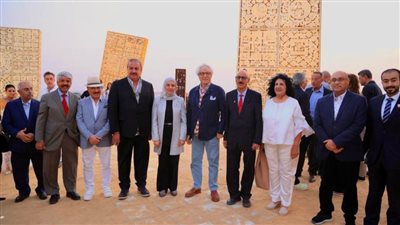 بالصور.. فاروق حسني فى زيارة  لمتاهة راشد بن خليفة بين الماضي والحاضر 