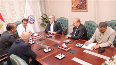 وزير الصحة يعقد اجتماعا مع رئيس لجنة الصحة بمجلس الشيوخ لمناقشة سبل التعاون لدعم المنظومة الصحية