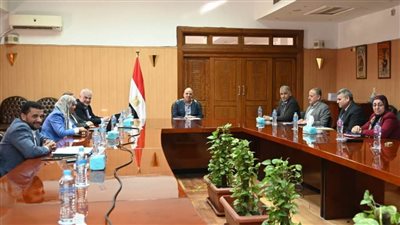 وزير الري يستعرض الدليل الإرشادي لإدارة أملاك الوزارة