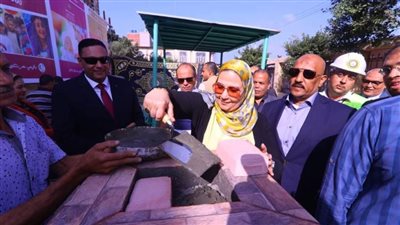 وزيرة التضامن ومحافظ الدقهلية يضعان حجر أساس مركزي 