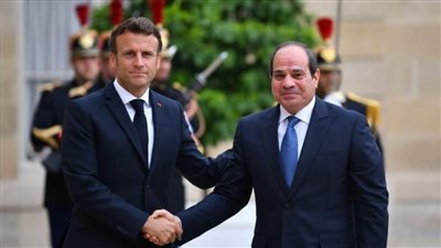 السيسي لماكرون: ضرورة تكثيف الجهود لوقف إطلاق النار وتسهيل نفاذ المساعدات لغزة