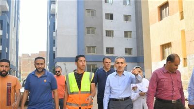 محافظ الغربية يتفقد عمارات الأوقاف بالعجيزي ومشروع محطة البيض