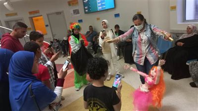 ورش وعروض فنية لأطفال مستشفى 57357 ضمن فعاليات أتوبيس الفن الجميل