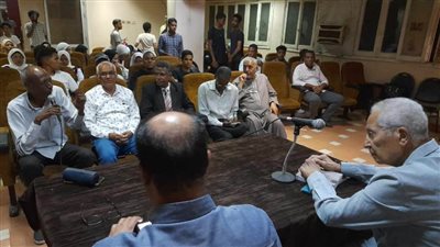 ثقافة أسوان تناقش كتاب 