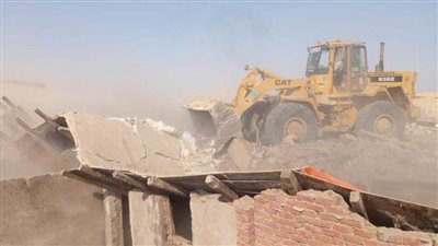 وزير الإسكان: إزالة التعدي واسترداد 30 ألف متر مربع أراض بالسويس الجديدة