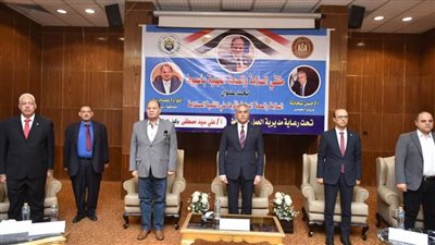 وزير العمل ومحافظ أسيوط يفتتحان ملتقى للسلامة والصحة المهنية في 