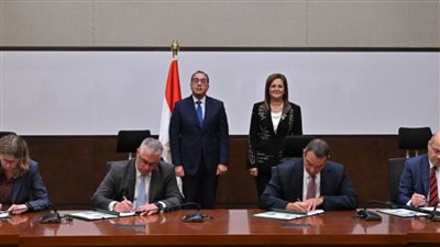 مدبولي يشهد توقيع اتفاقية لإنشاء مجمع صناعة السيارات باستثمارات 240 مليون دولار