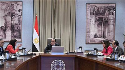 رئيس الوزراء يتابع مع وزيرة التعاون الدولي جهود تعزيز الشراكات الإنمائية مع مجموعة البنك الدولي