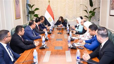 وزيرة الهجرة تستقبل رئيس اتحاد شباب المصريين بالخارج ونواب برلمان وعدد من الأعضاء البارزين بالاتحاد