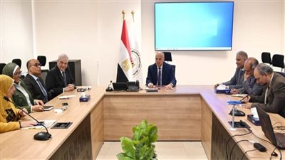 وزير الري يتابع آليات حصر ومتابعة مشروعات الخطة الاستثمارية وتطوير استراتيجية إدارة المنشآت المائية (صور)
