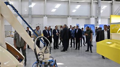 رئيس الوزراء يتفقد 