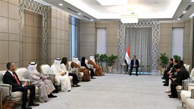 رئيس الوزراء يلتقي وزير المالية والاقتصاد الوطني بمملكة البحرين والوفد المرافق له