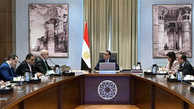 رئيس الوزراء يتابع مع وزير الإسكان موقف تنفيذ المشروعات