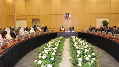 وزير التجارة والصناعة يبحث مع وزير المالية والاقتصاد الوطني بمملكة البحرين تعزيز التعاون الاقتصادي