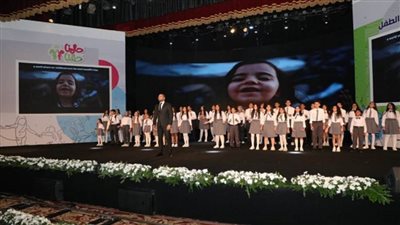 وزير التعليم يشهد 