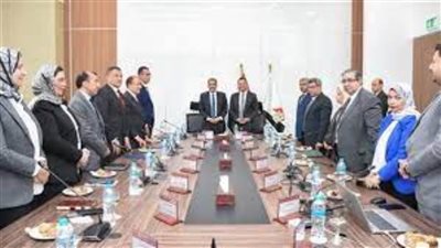 معلومات الوزراء يوقع بروتوكولا مع هيئة الاستعلامات لتعزيز التعاون في الأنشطة البحثية والإعلامية