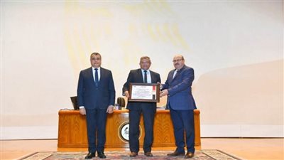 وزير الإنتاج الحربي: الوزارة تمتلك تاريخ مشرق من الإنجازات (صور)