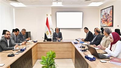 وزير الري يتابع ضوابط استخدام المياه الجوفية ومنظومة المراقبة والتحكم في الآبار الجوفية (صور)