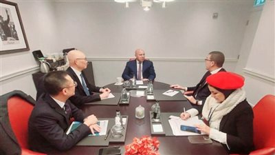 وزير النقل يلتقي رئيس شركة هاتشيسون العالمية لبحث تدعيم التعاون المشترك 