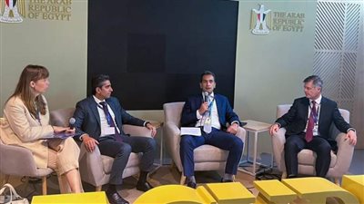 رئيس اقتصادية قناة السويس يلتقي عددا من الشركات العالمية لبحث التعاون في مجال إنتاج الوقود الأخضر