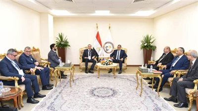 وزير الدولة للإنتاج الحربي يلتقي وزير صناعة التكنولوجيا الفائقة بأرمينيا