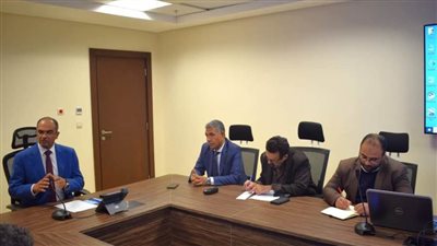 نائب وزير الإسكان يتابع موقف تنفيذ محطة تنقية مياه شرب جديدة بالعاشر من رمضان