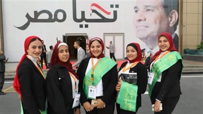 مشاركة طلاب جامعة القاهرة في افتتاح المعرض الدولى للصناعات الدفاعية والعسكرية 