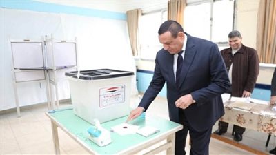 وزير التنمية المحلية يُدلي بصوته في الانتخابات الرئاسية بلجنة نبوية موسي بمدينة نصر (صور)