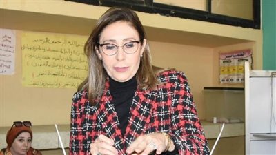   وزيرة الثقافة تدلي بصوتها في الانتخابات الرئاسية وتدعو جموع المصريين للمشاركة في العملية الانتخابية