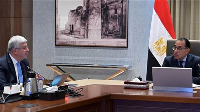 د. أيمن عاشور يستعرض الجهود المبذولة فى ملف التعليم العالى والبحث العلمى مع رئيس الوزراء 