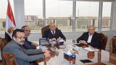 وزير الإسكان يتابع موقف تنفيذ مشروع تحسين نوعية المياه بمصرف كيتشنر في 3 محافظات
