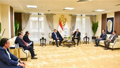 رئيس هيئة الرعاية الصحية يبحث التعاون مع بوسطن ساينتيفيك لتبادل الخبرات (صور)