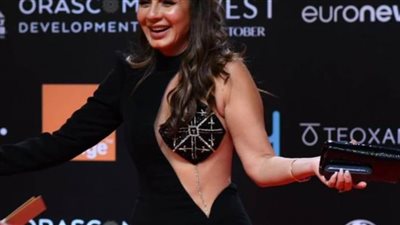 إطلالة ساحرة .. نجلاء بدر تخطف الأنظار في مهرجان الجونة السينمائي